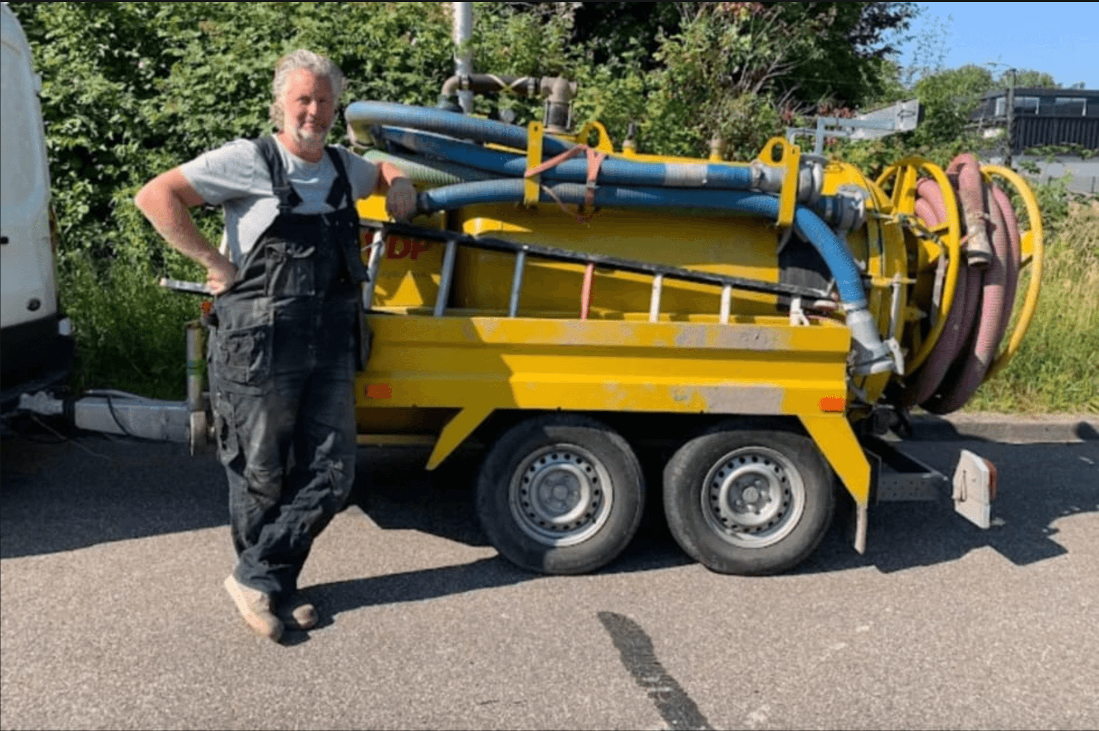 Directeur Arjan Moleman met onze moderne apparatuur